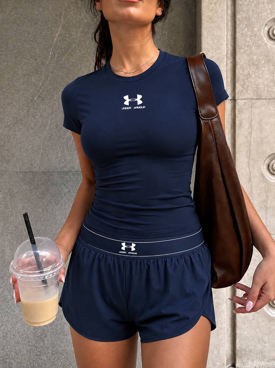 Ensemble t-shirt et short Under Armour bleu marine