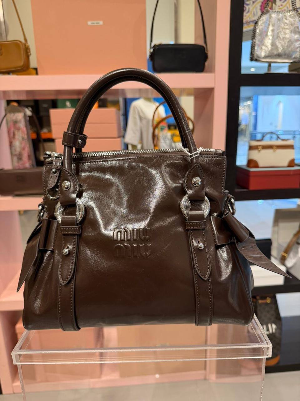 Sac à main Miu Miu en cuir glacé marron foncé
