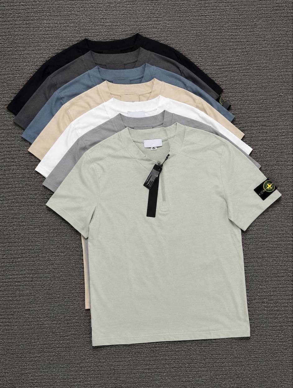T-shirt col zippé Stone Island à badge