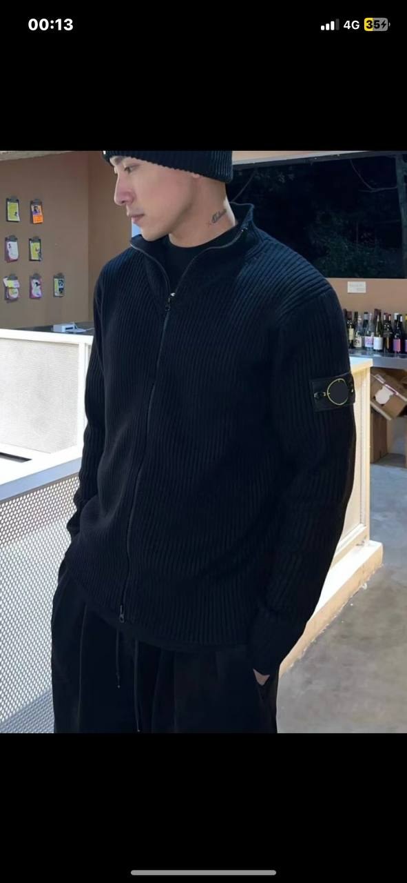 Gilet zippé Stone Island en maille côtelée noire