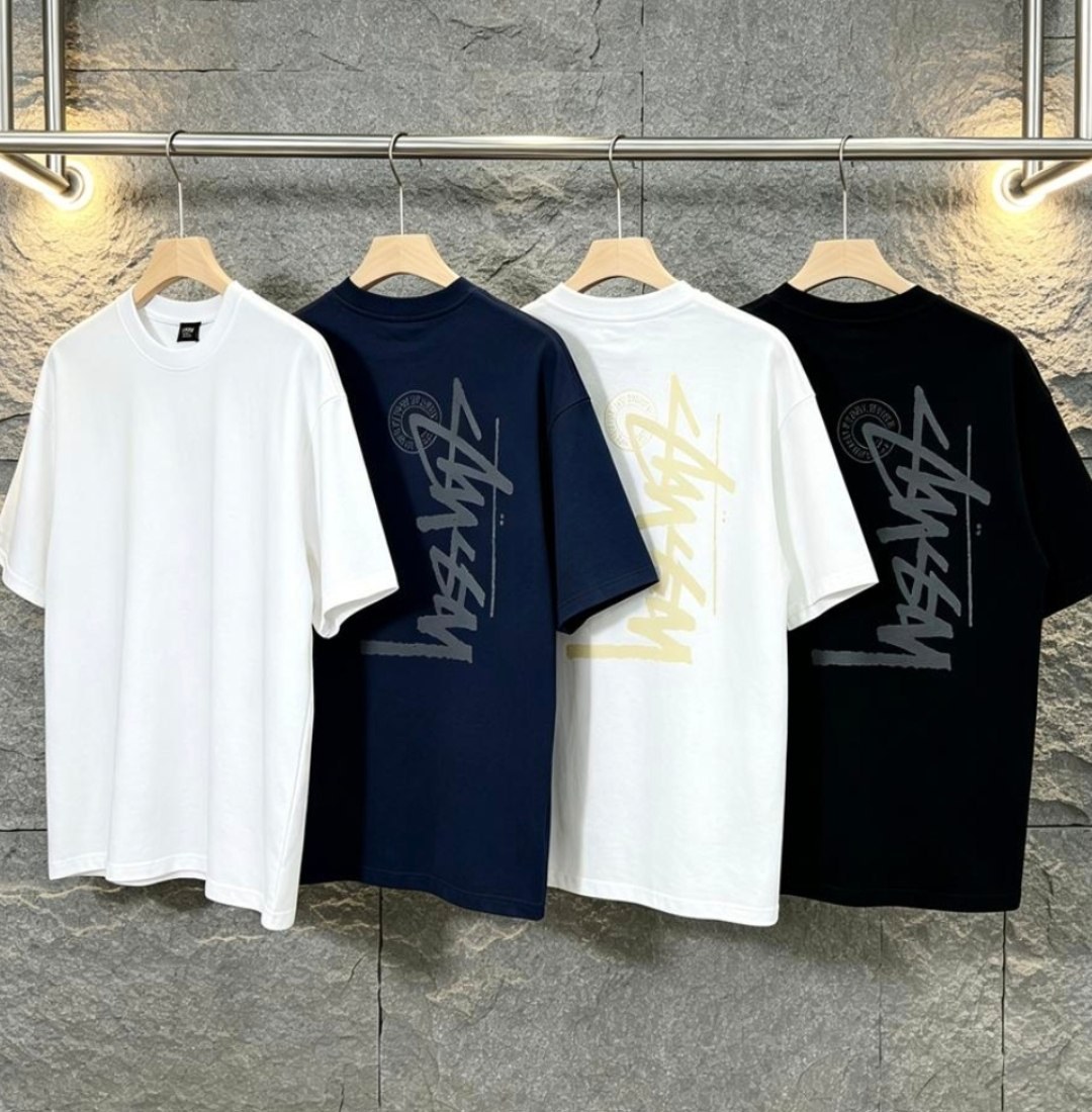 T-shirt Stüssy imprimé logo dans le dos