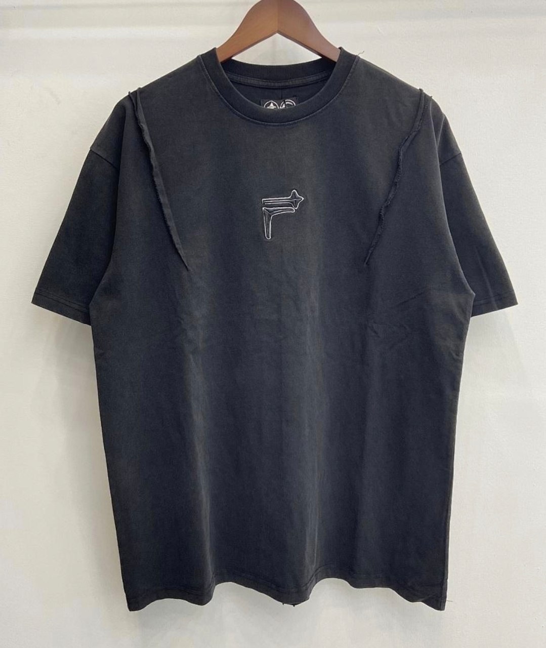 T-shirt Thug Club délavé à coutures apparentes