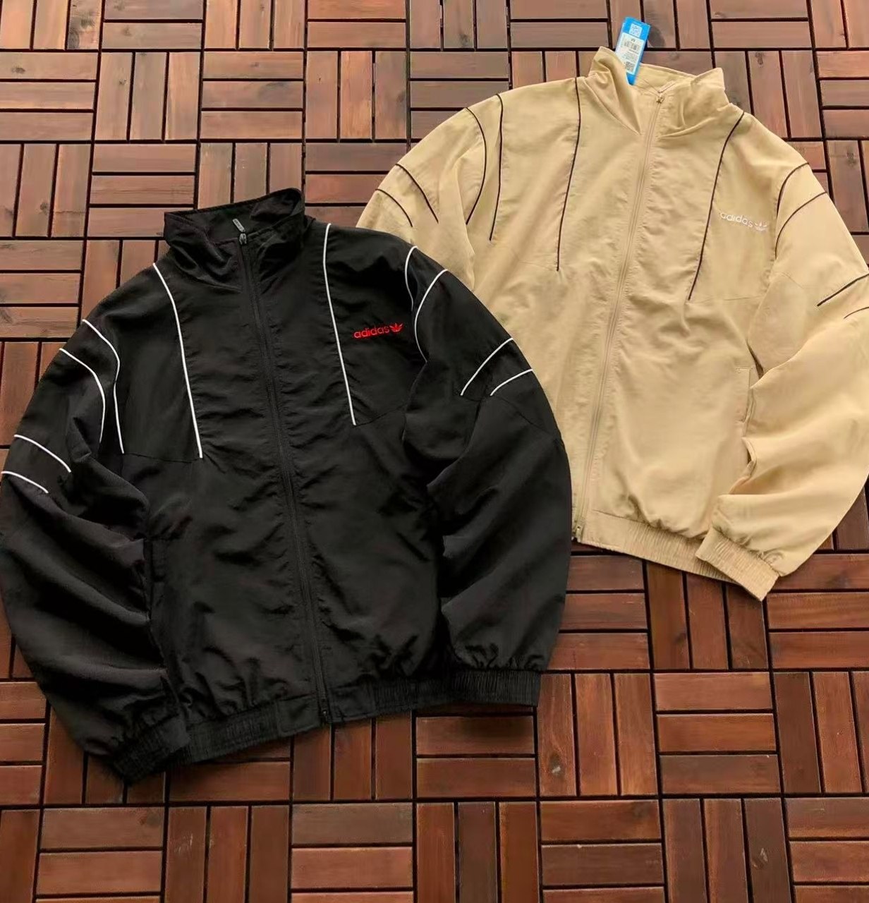 Vestes coupe-vent Adidas zippées noir et beige