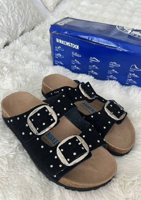 Sandales Birkenstock Arizona en daim à clous