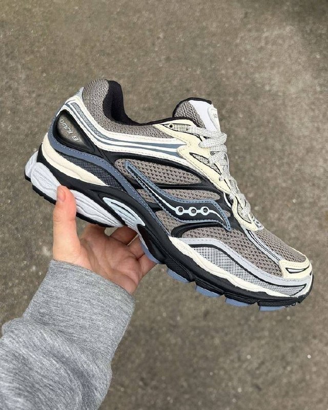 Baskets Saucony ProGrid Omni 9 grises et noires
