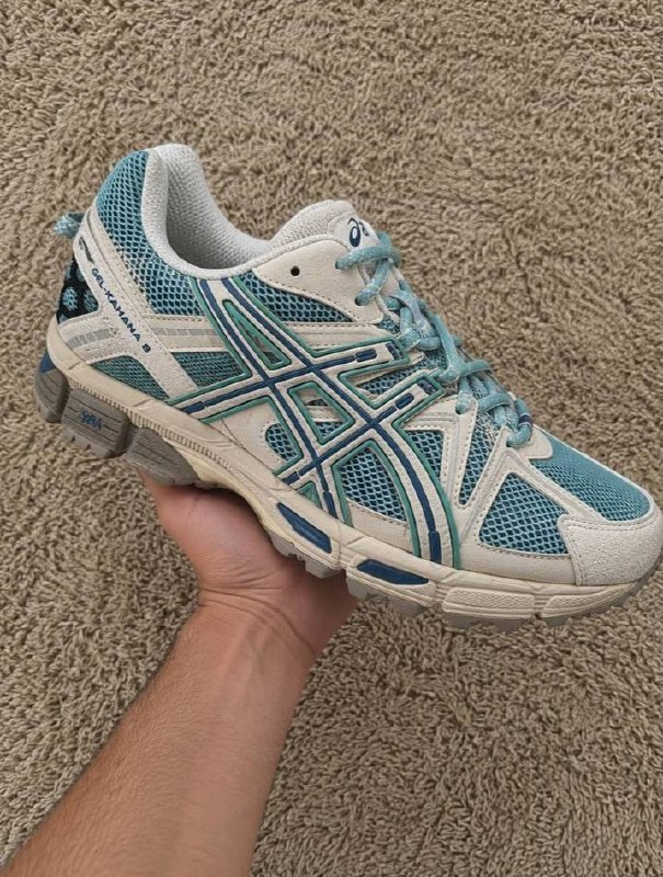 Baskets Asics Gel-Kahana 8 beige et bleu canard