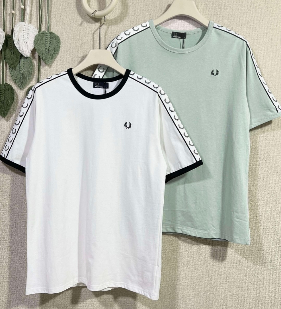 T-shirt Fred Perry à bandes logotées sur les manches