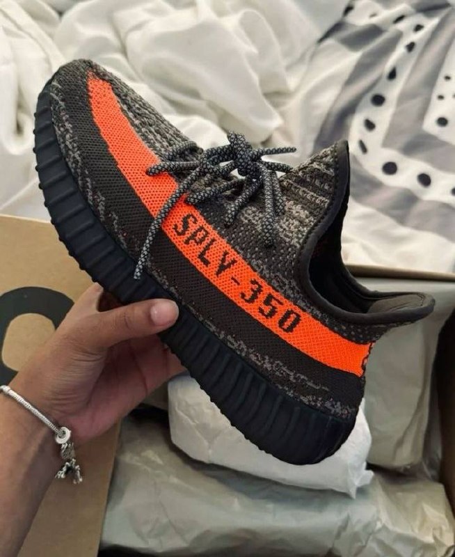 Baskets Adidas Yeezy True Star