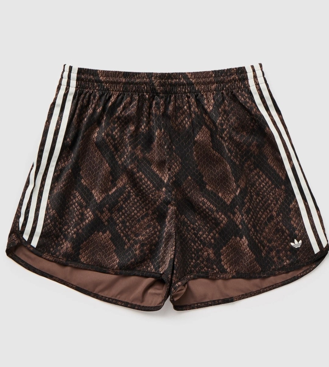 Short de sport Adidas motif peau de serpent