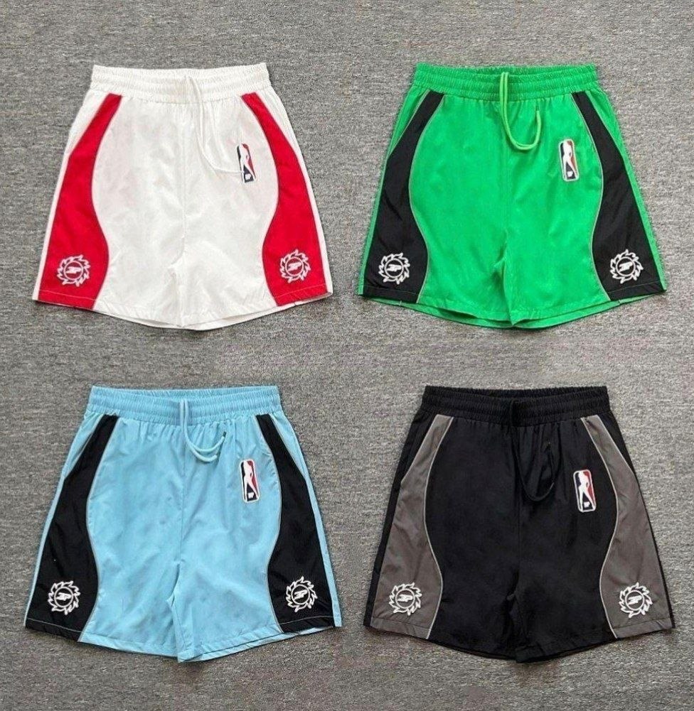 Short en molleton Broken Planet