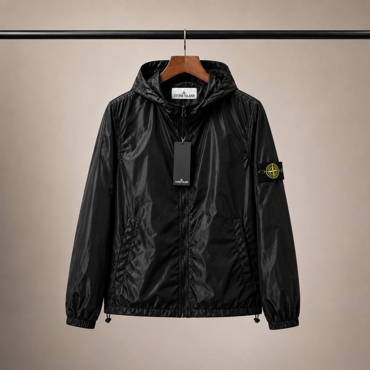 Coupe-vent Stone Island à capuche noir