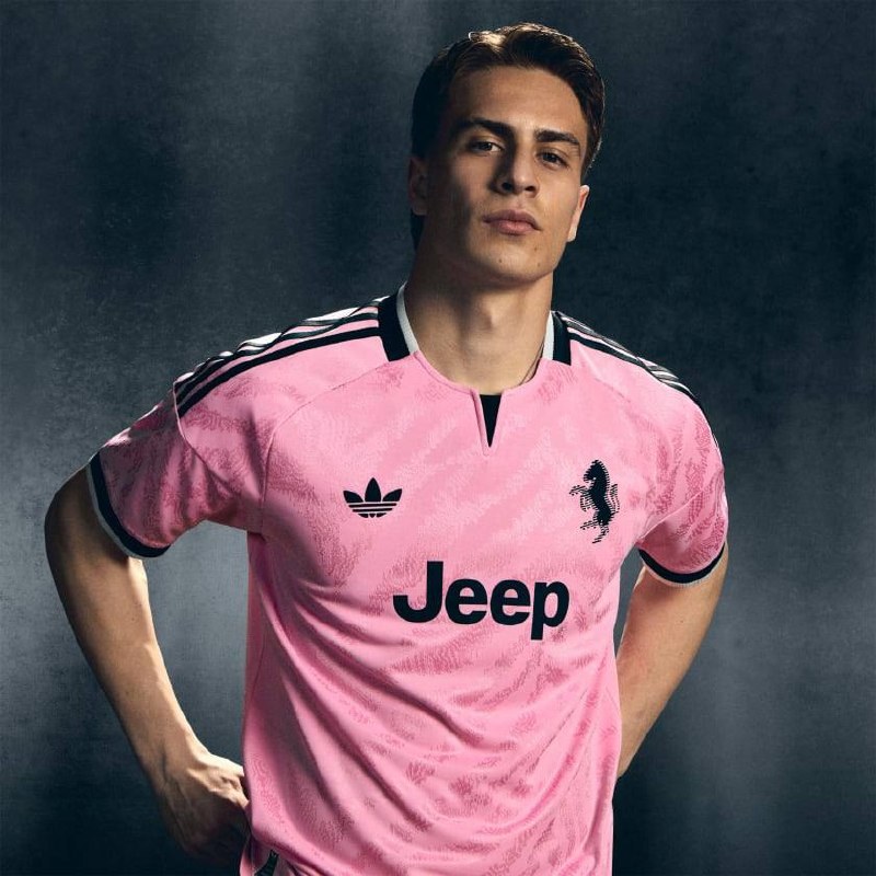 Maillot Juventus rose Adidas x Jeep