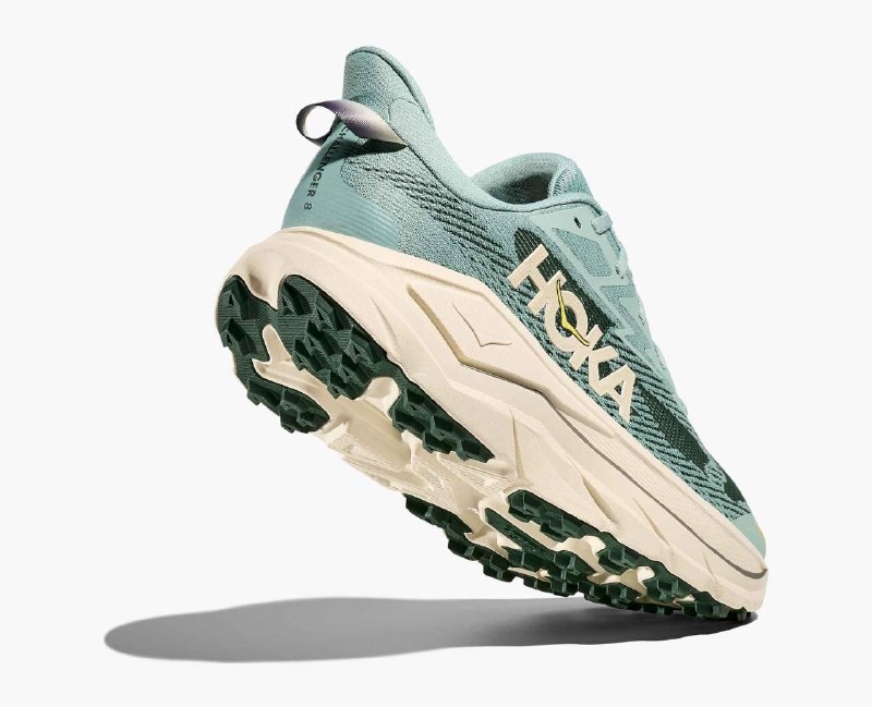 Baskets Hoka Challenger 8