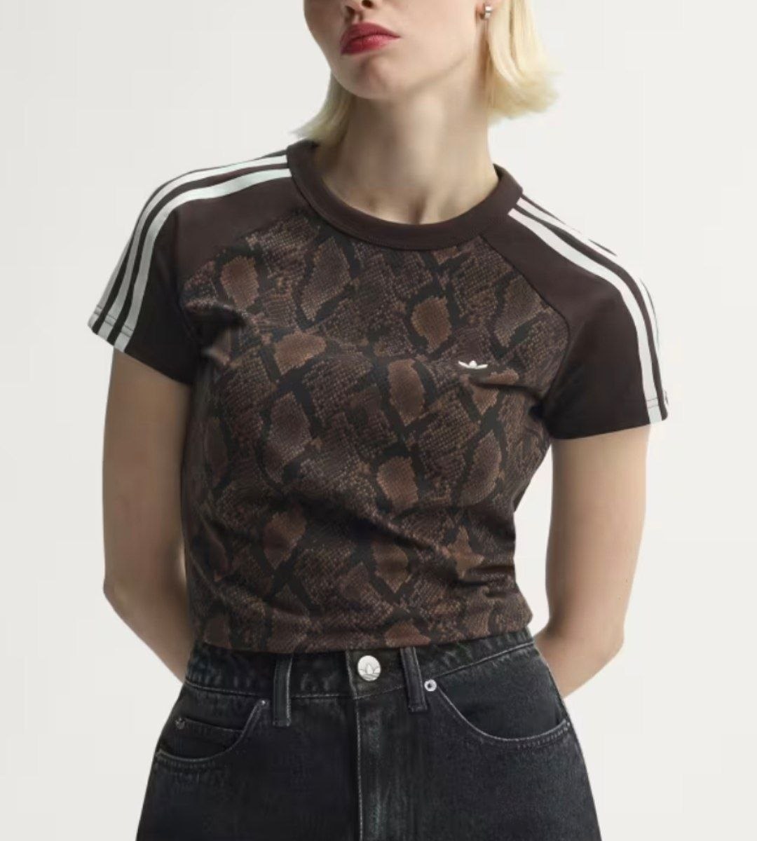 T-shirt crop top Adidas marron motif python
