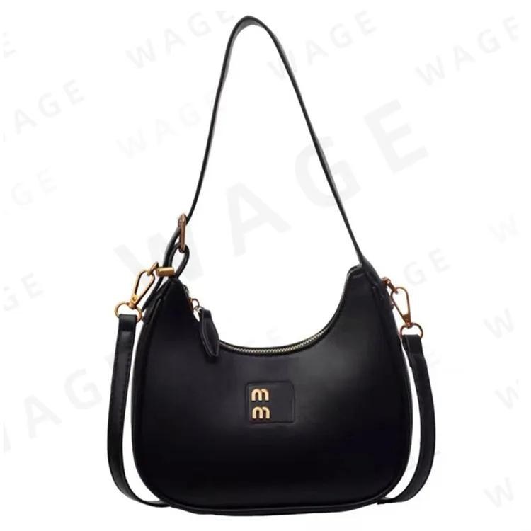 Sac demi-lune Miu Miu en cuir lisse noir