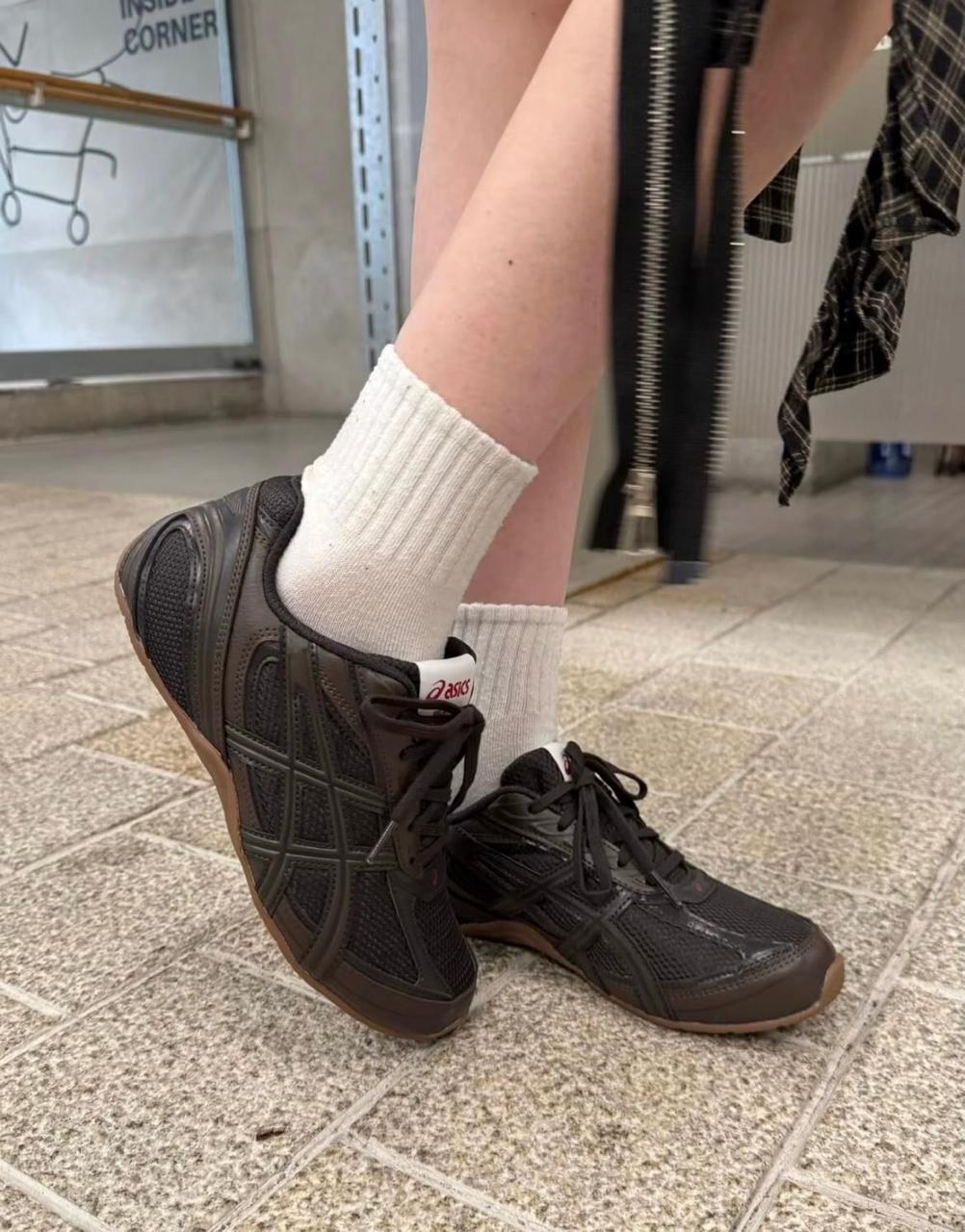Baskets basses Asics Hypersync