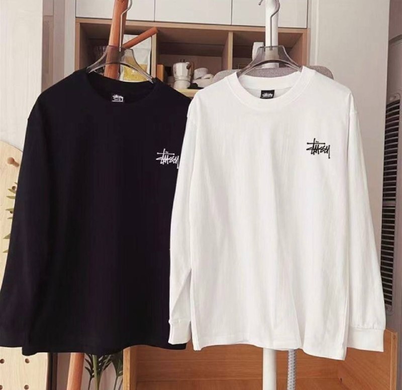 T-shirt Stussy plusieurs modèles