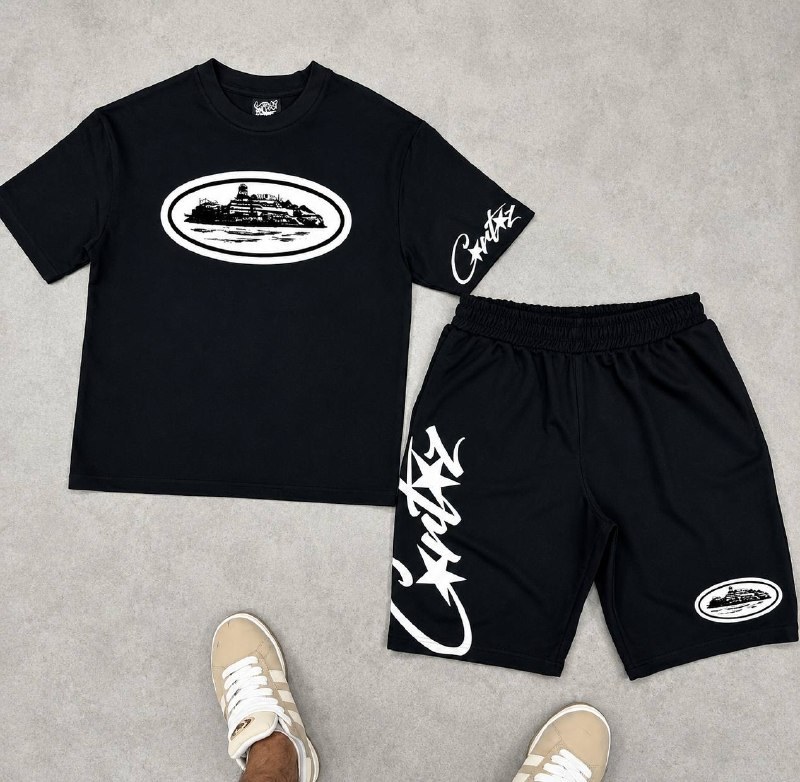 Ensemble de survêtement Corteiz disponible en gris