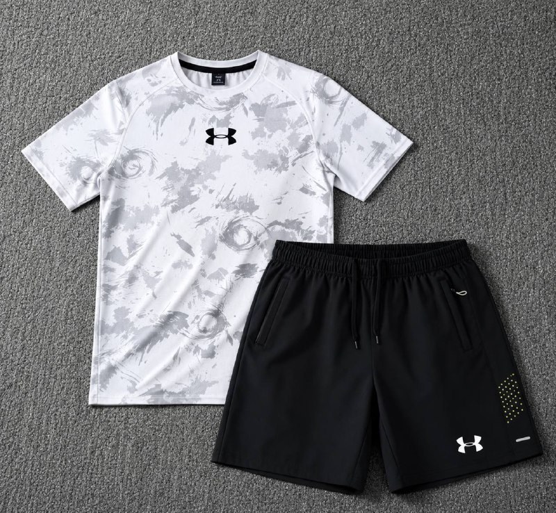 Ensemble Under Armour plusieurs coloris