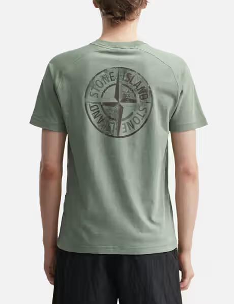 T-shirt Stone Island vert sauge logo au dos