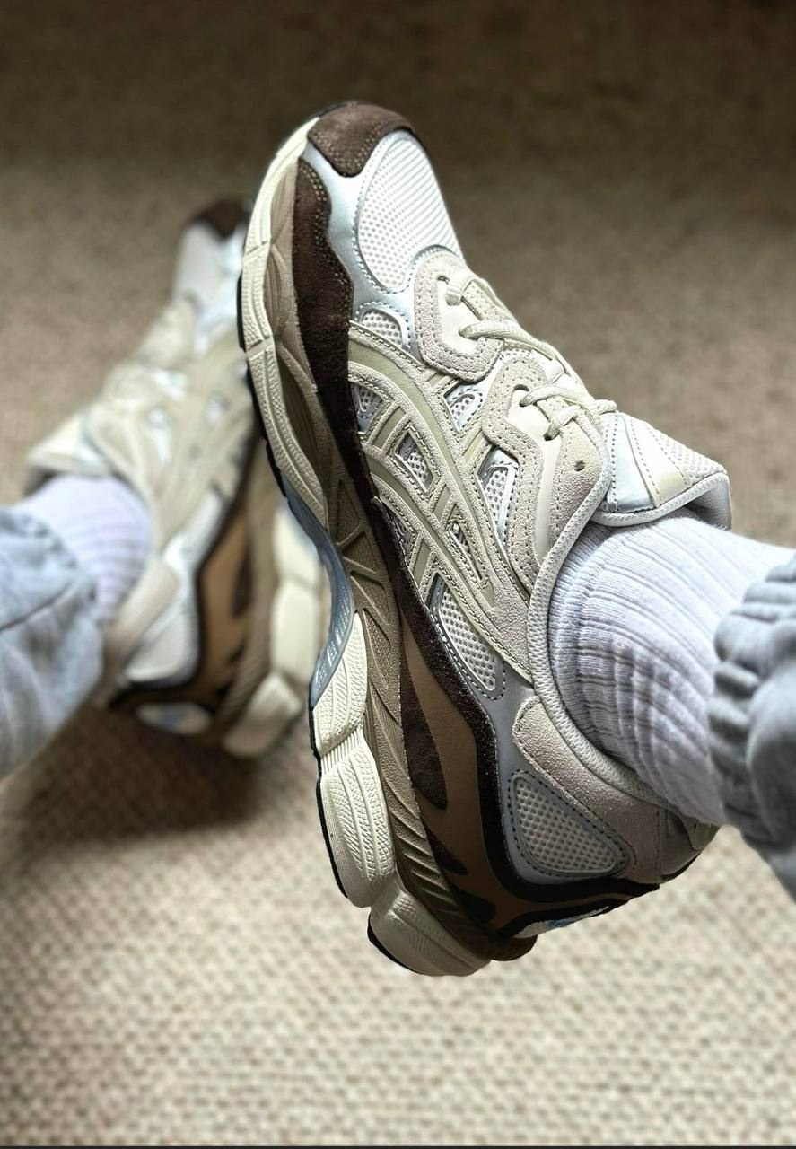 Baskets Asics Gel-NYC marron et beige