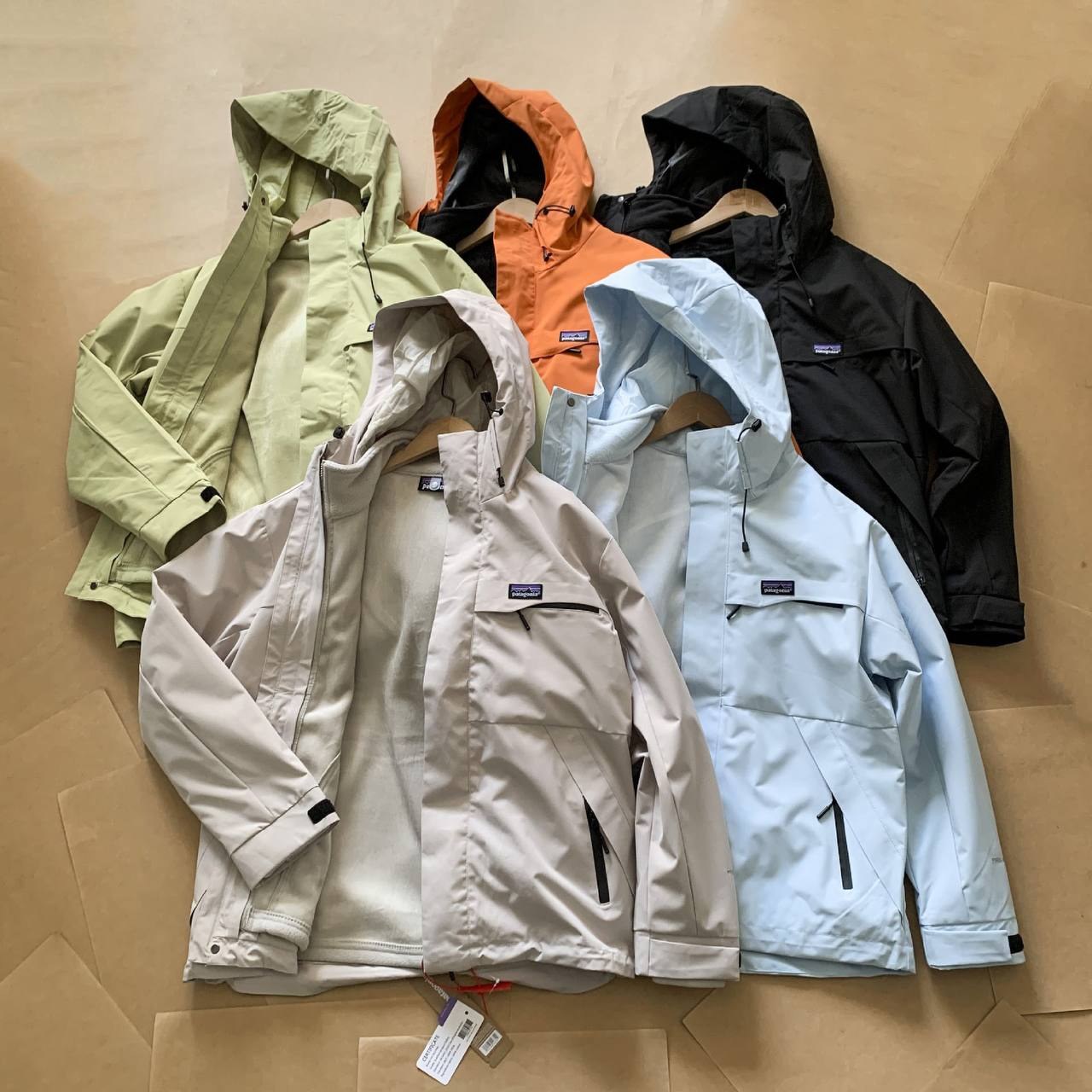 Vestes imperméables à capuche Patagonia