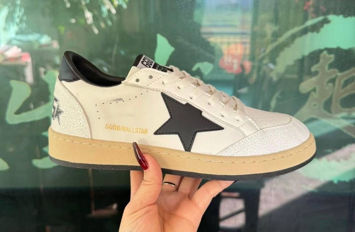 Baskets Golden Goose Ball Star blanches et noires