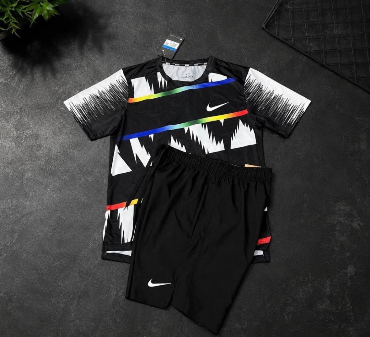 Ensemble Nike running t-shirt graphique et short noir