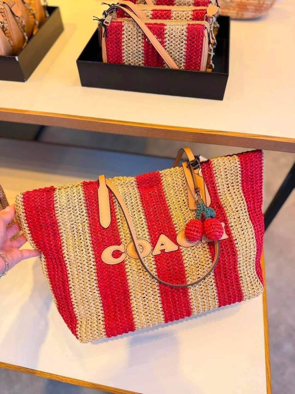 Sac cabas Coach en raphia tressé rayé rouge