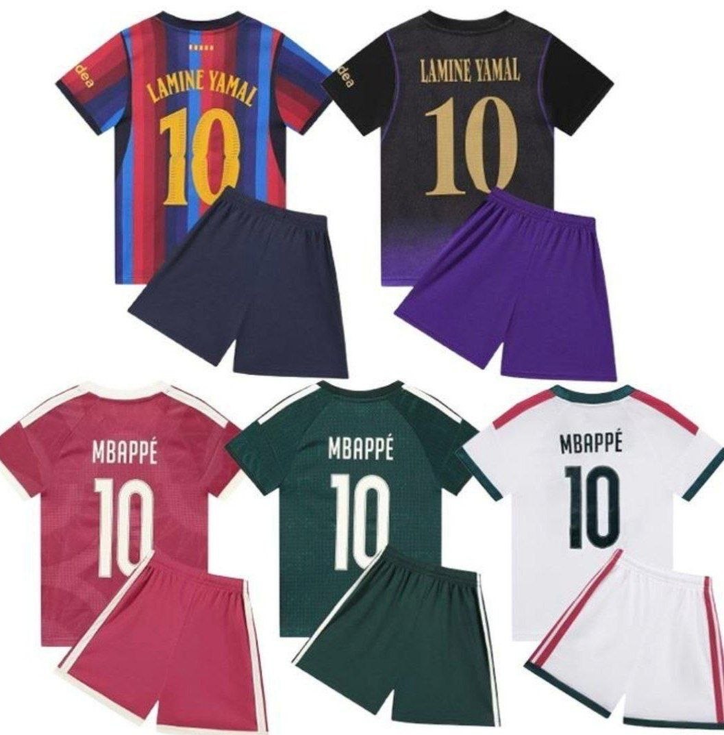 Ensemble Real Madrid Barça enfant