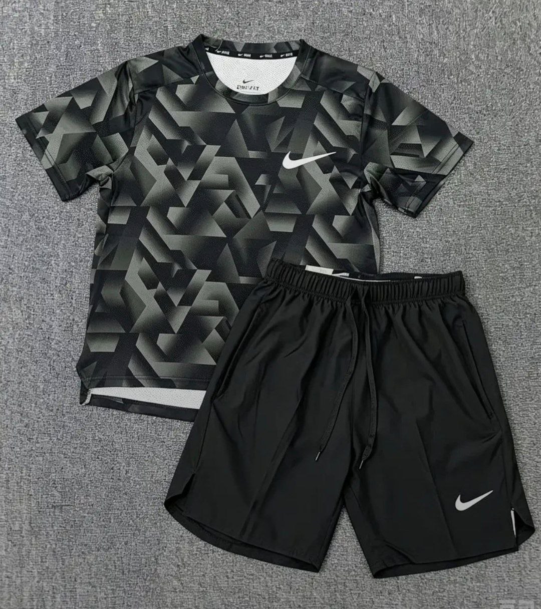 Ensemble court Nike plusieurs coloris