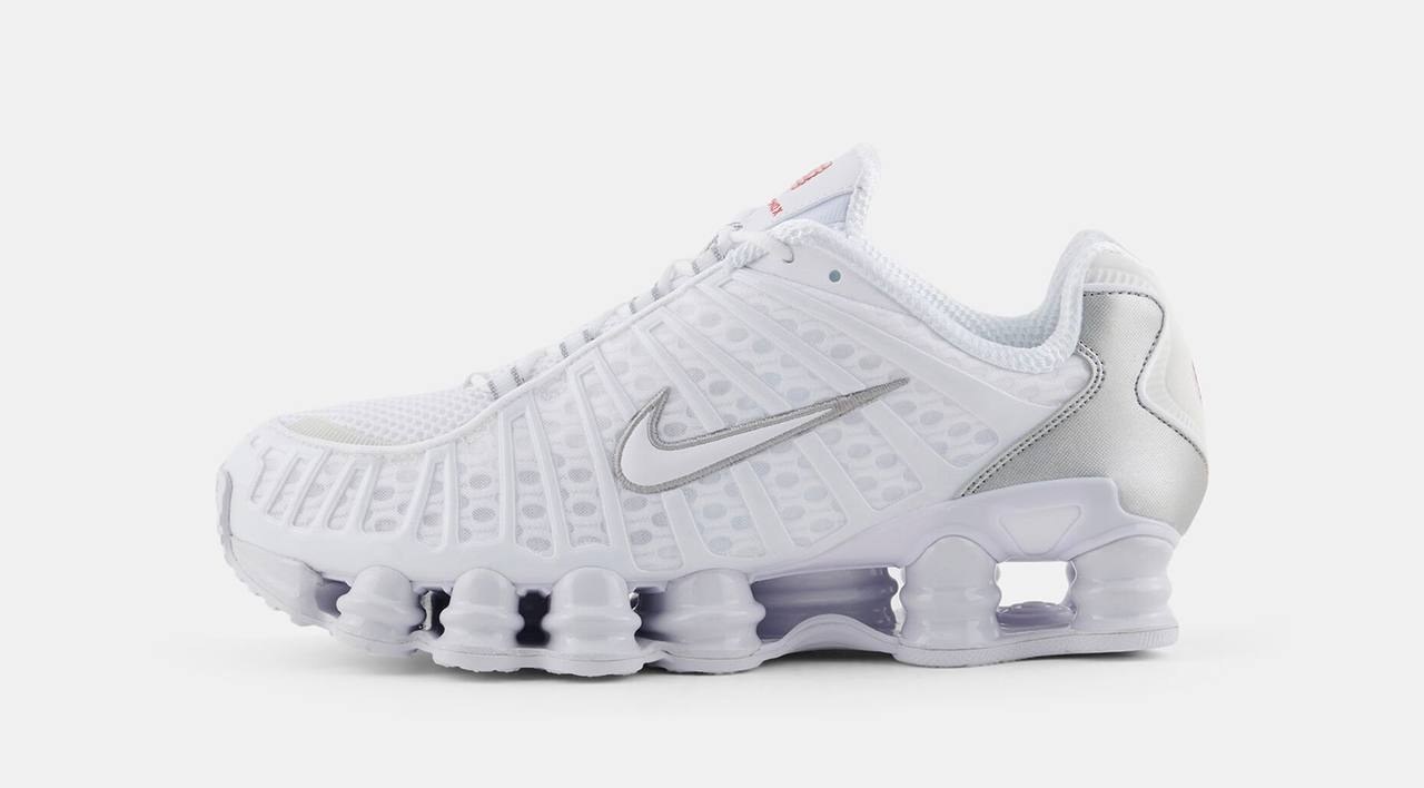 Baskets Nike Shox TL blanc et argenté
