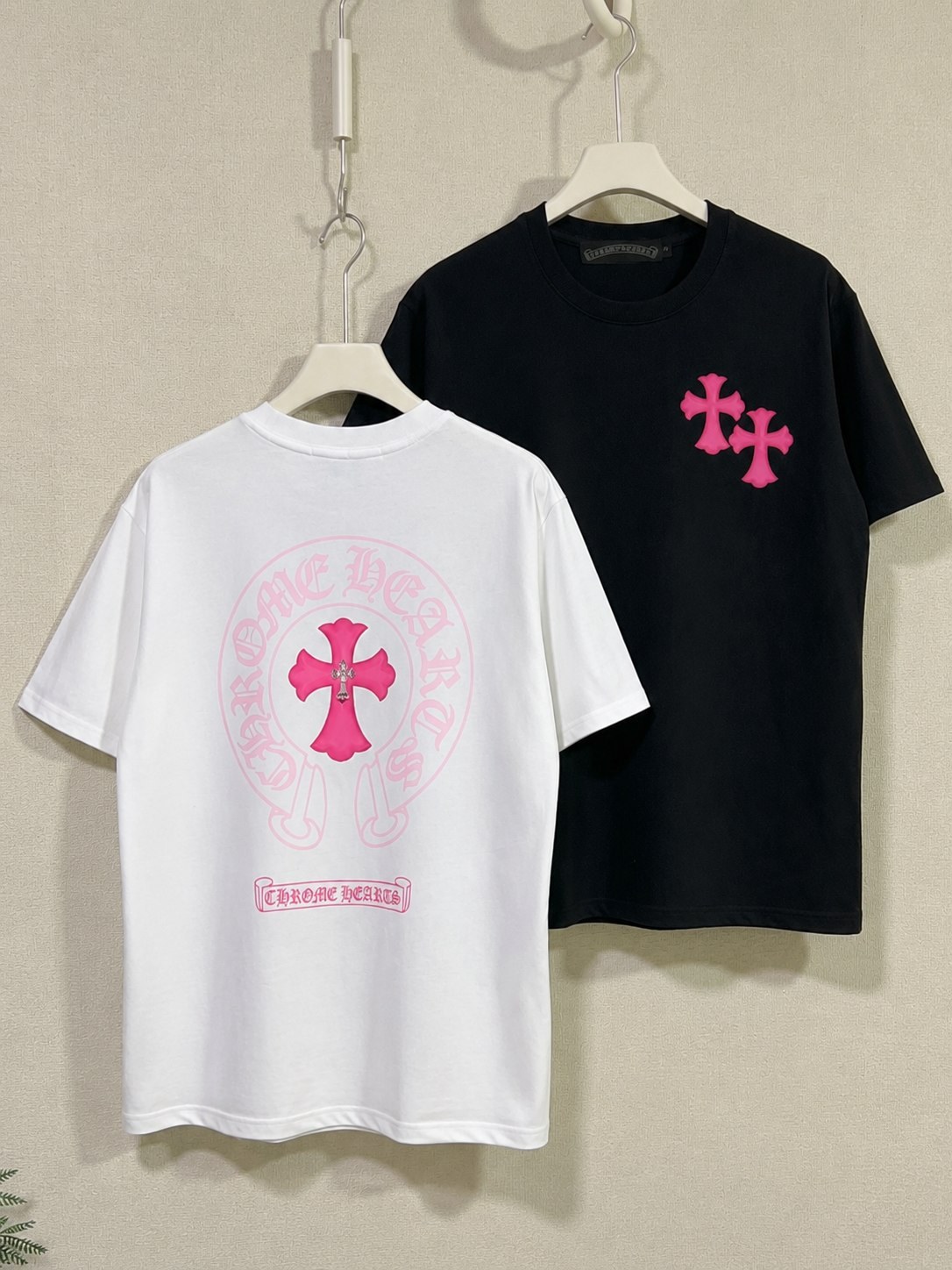 T-shirt Chrome Hearts croix rose dos et poitrine