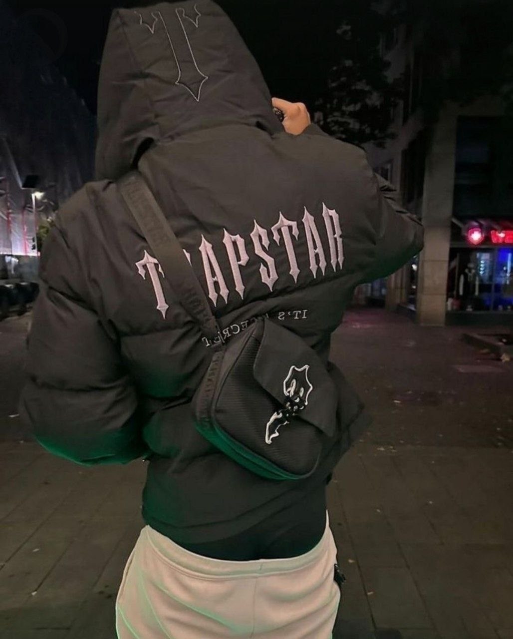 Doudoune à capuche Trapstar noire brodée