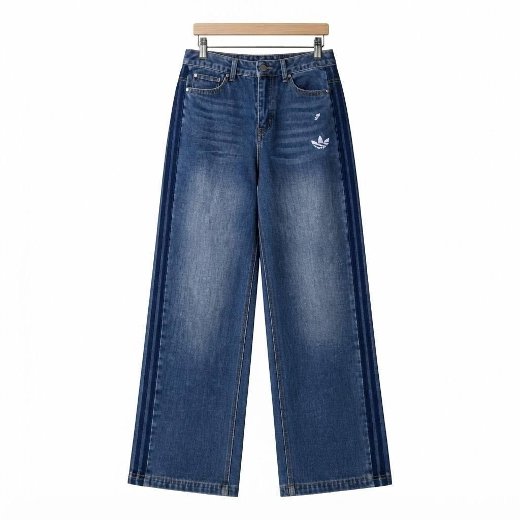 Jean large Adidas à trois bandes bleu délavé