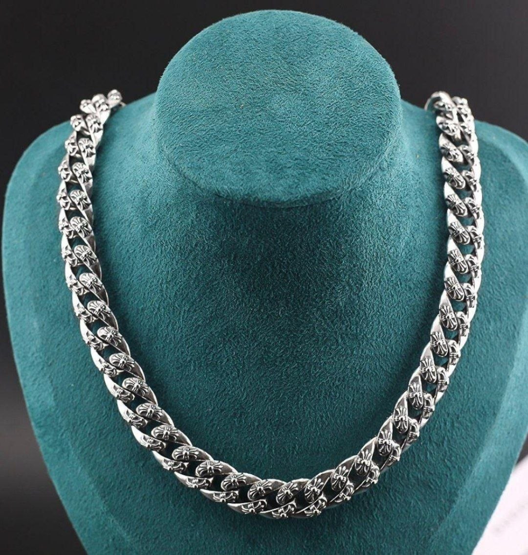 Collier Chrome Hearts