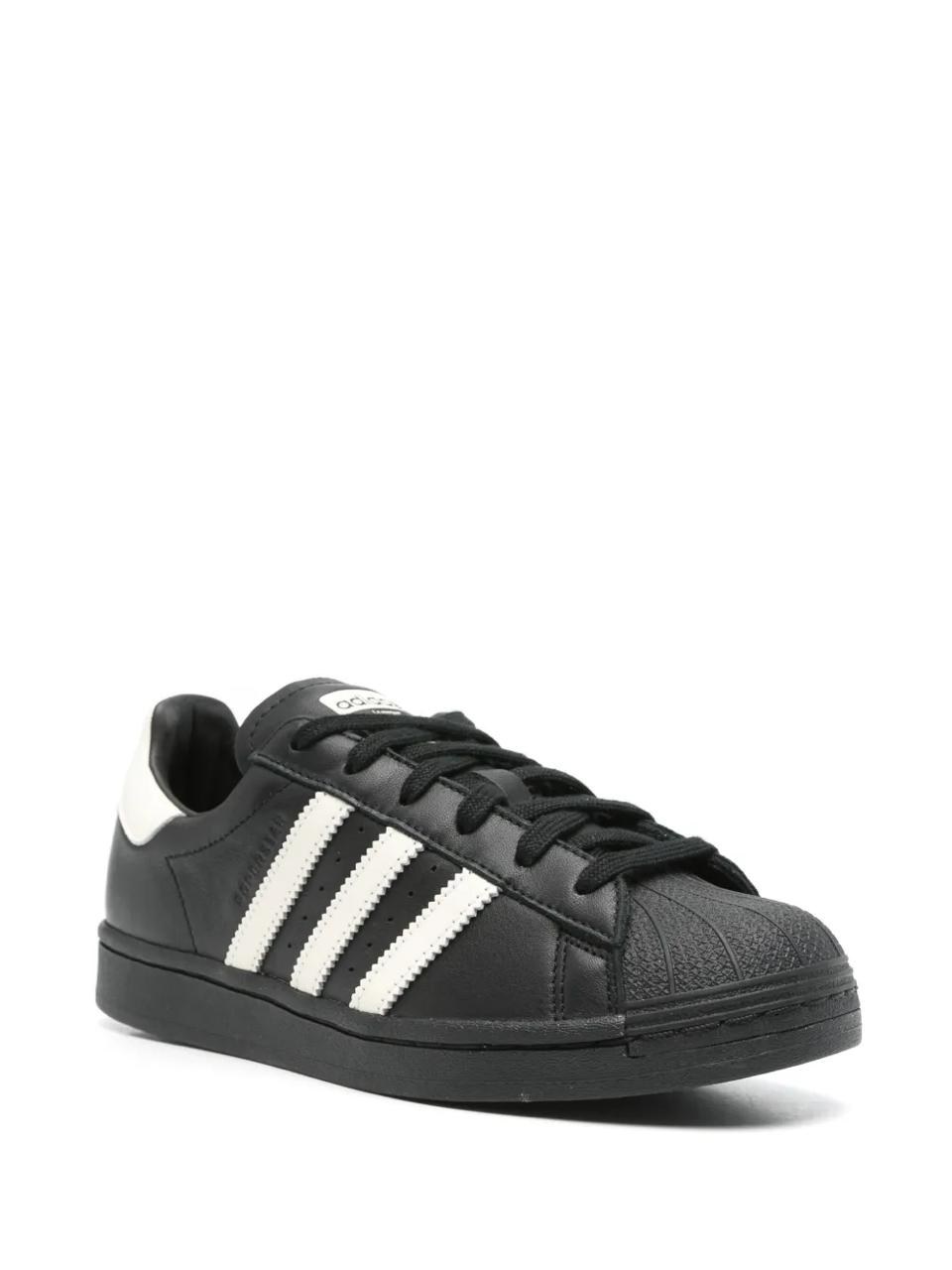 Adidas Superstar