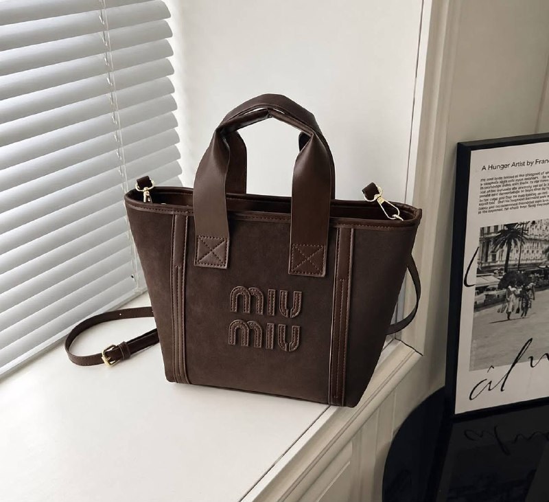 Miu Miu — 17€