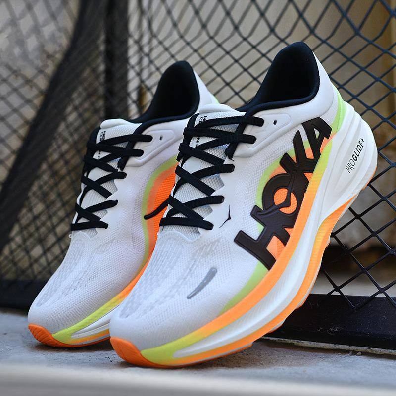 HOKA "Clifton Pro" — 35€
