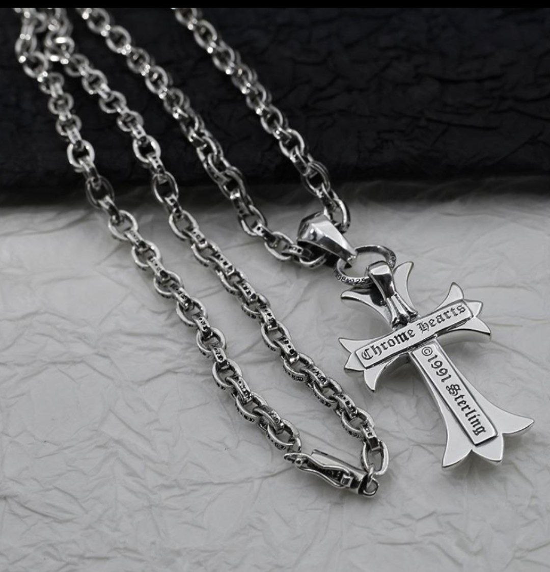 Collier Chrome Hearts