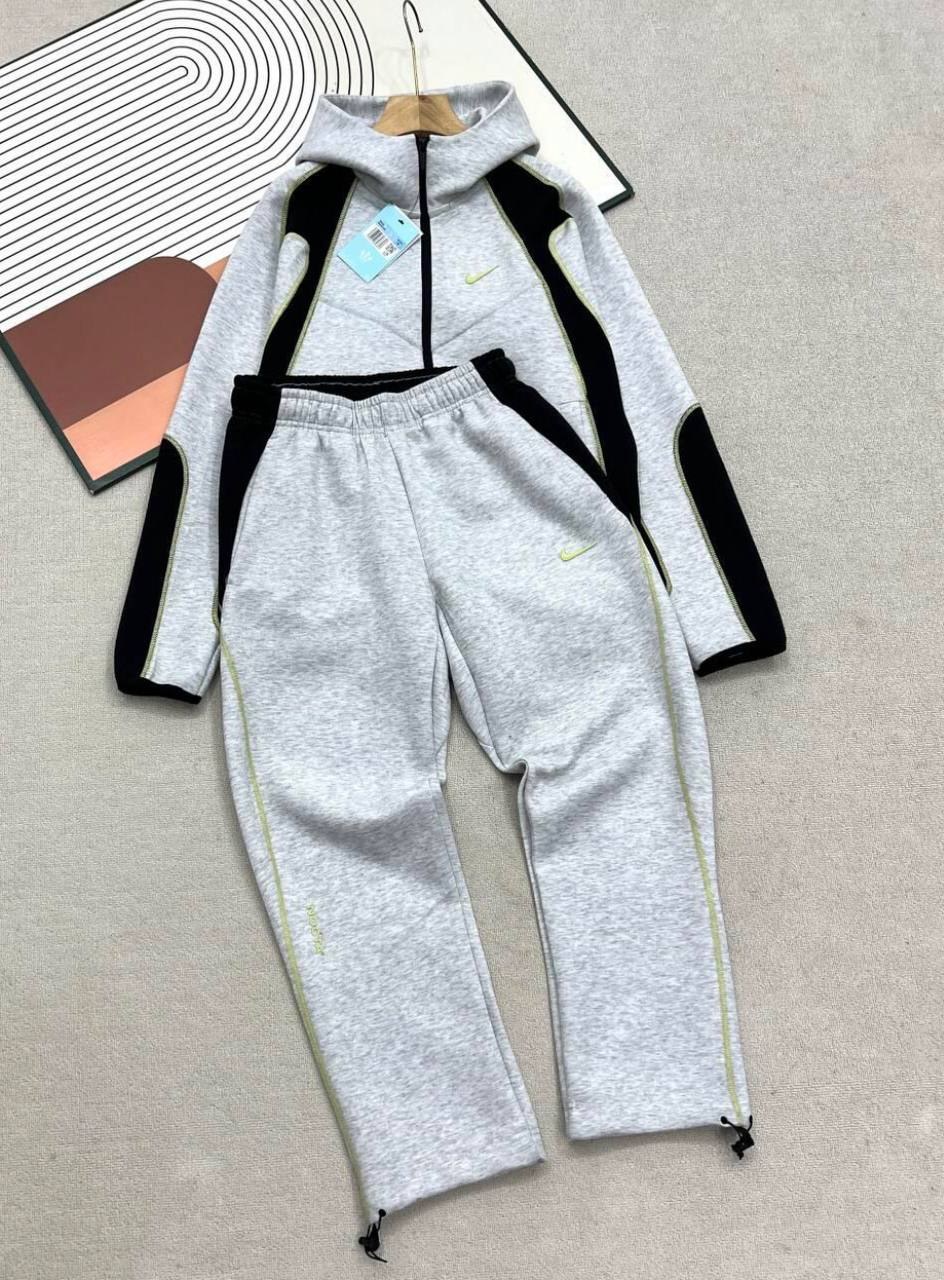 Ensemble Nike