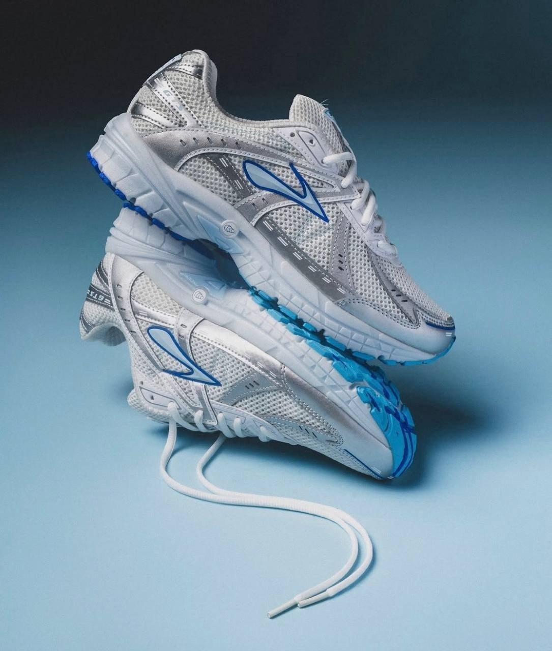 Brooks Adrenaline GTS10
