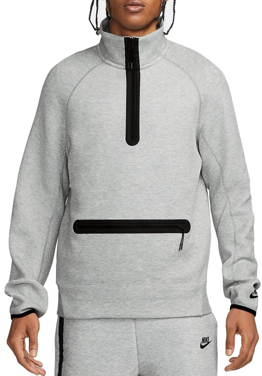 Nike Tech