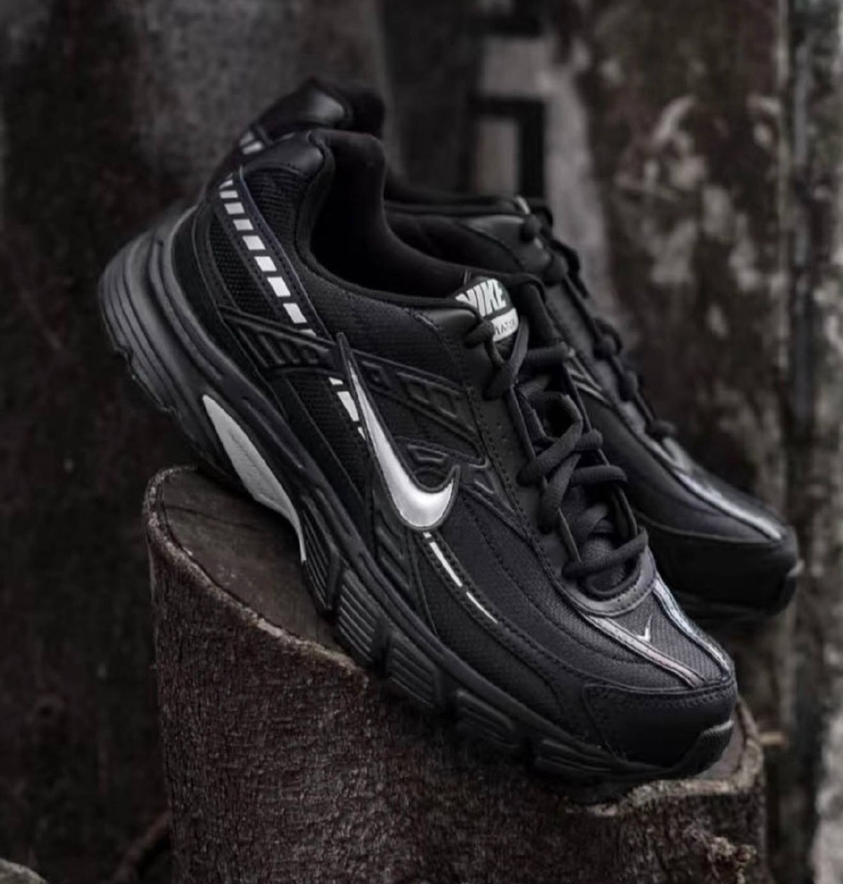 Nike Initiator