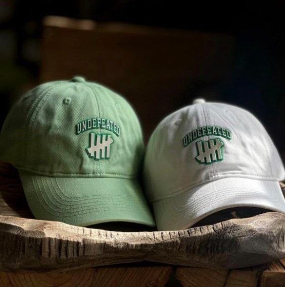 Casquettes Undefeated