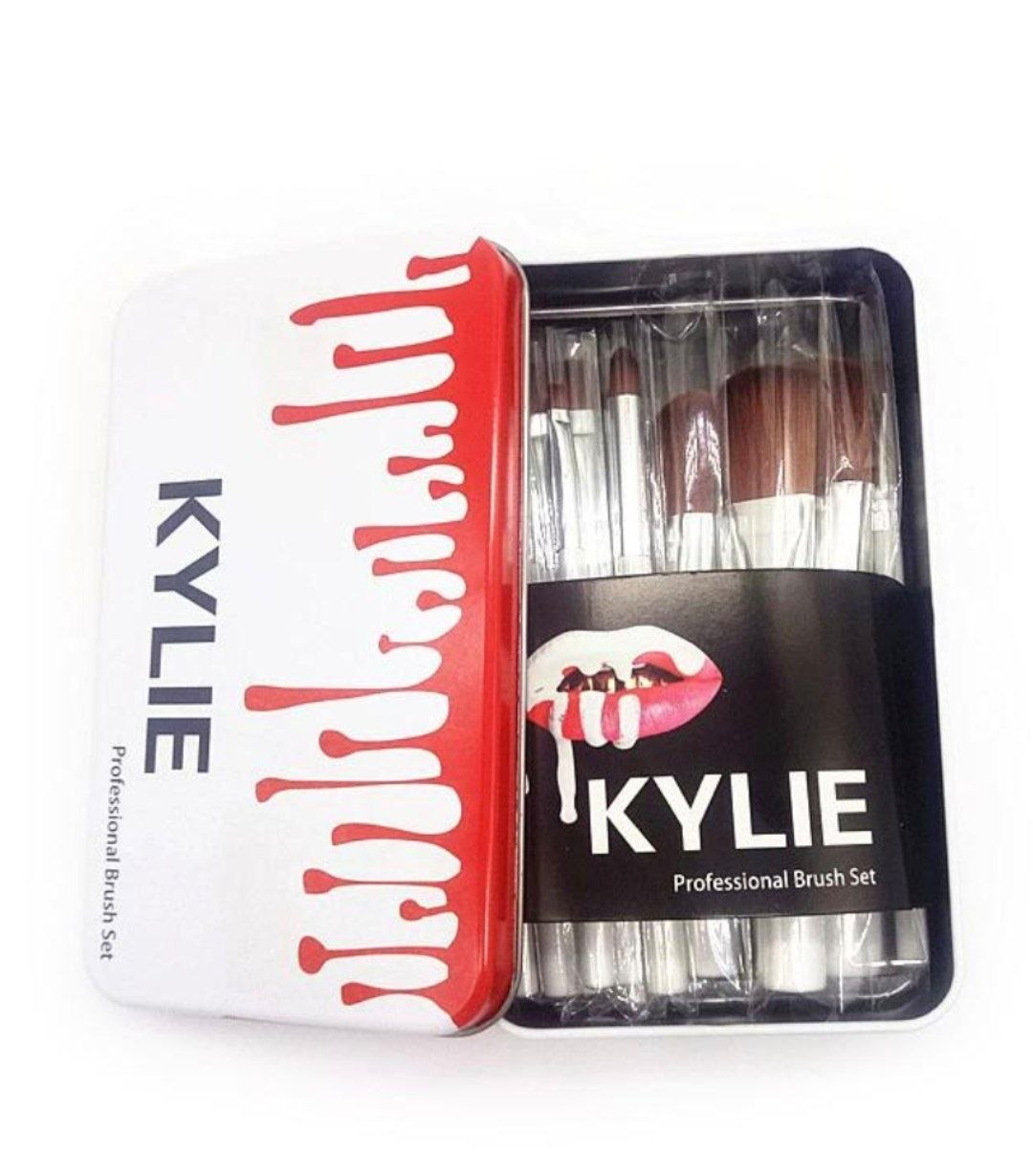 Set brochas Kylie Jenner