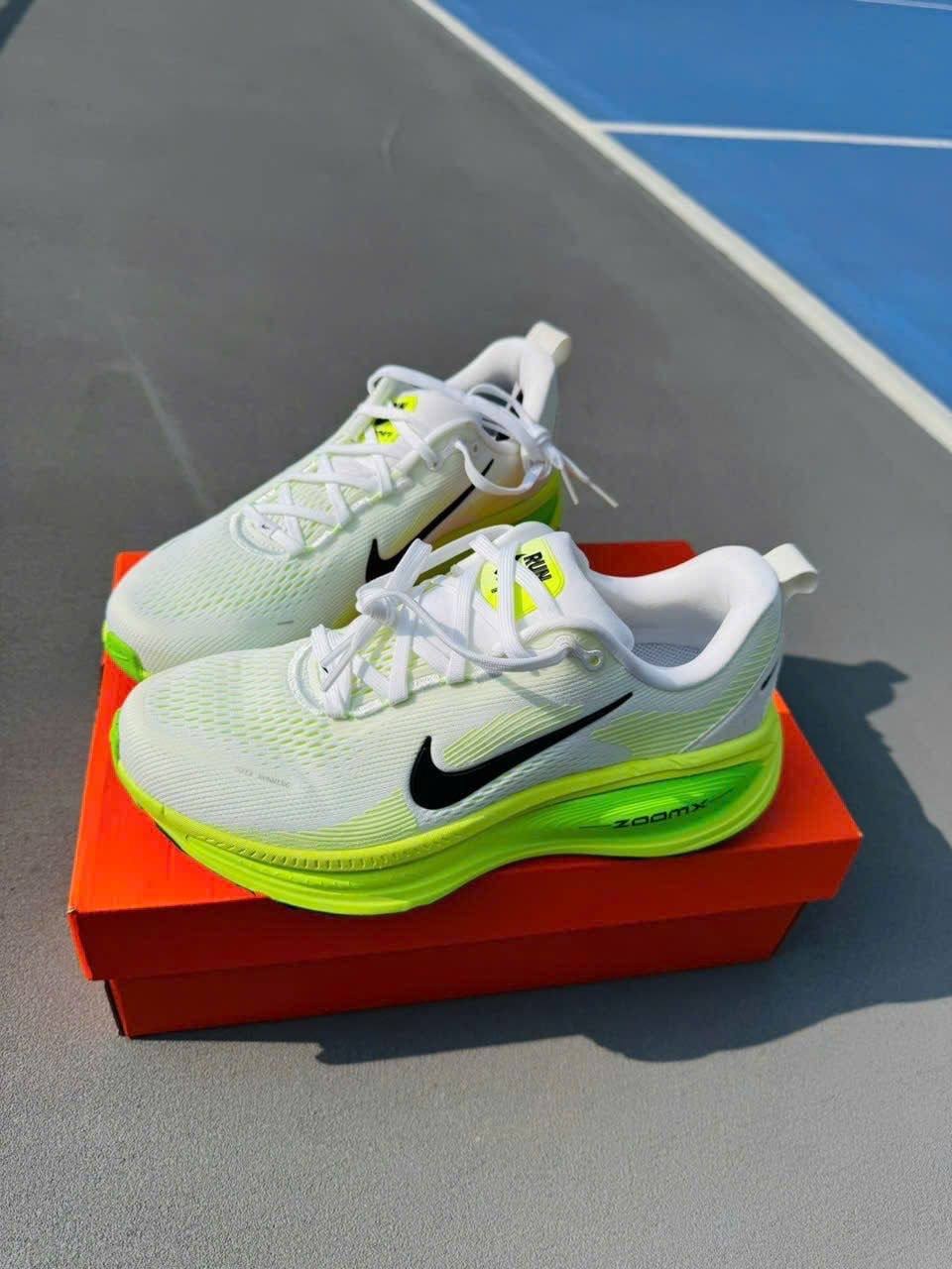 Nike Vomero 18