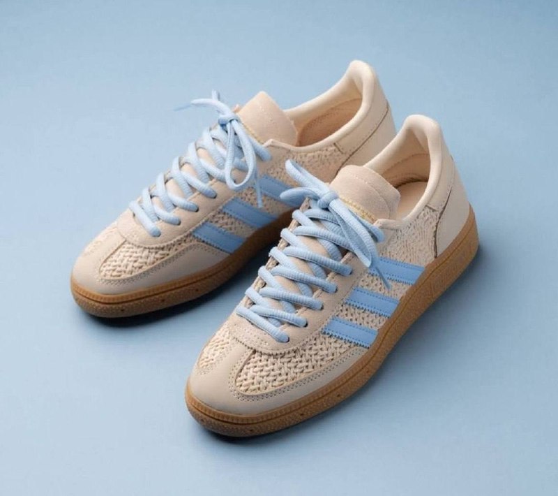 Baskets Adidas Handball Spezial tissées beiges et bleues