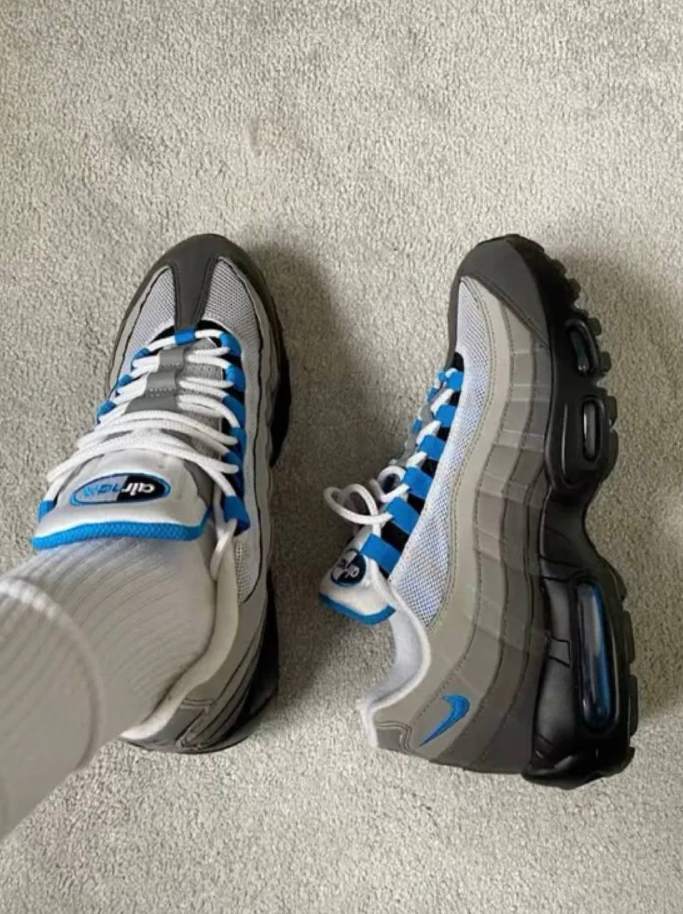 Baskets Nike Air Max 95 gris et bleu
