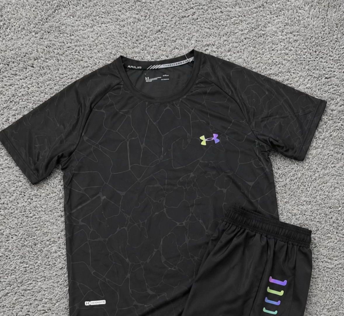 Ensemble de sport Under Armour t-shirt et short noir